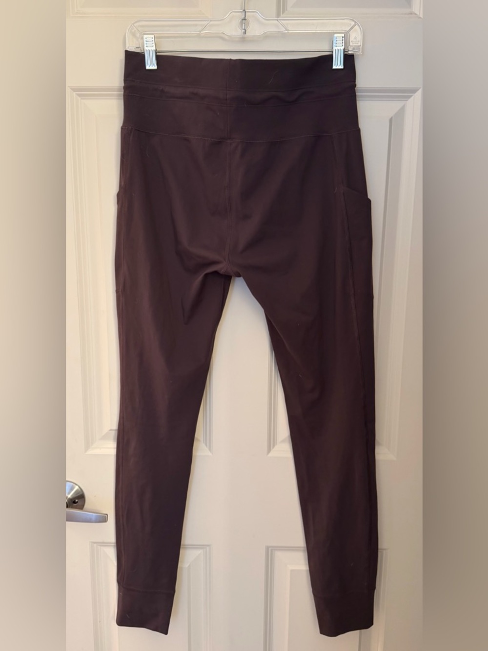 Vuori Daily Pocket Full Length Legging in Brown, Size Large - Picture 3 of 9